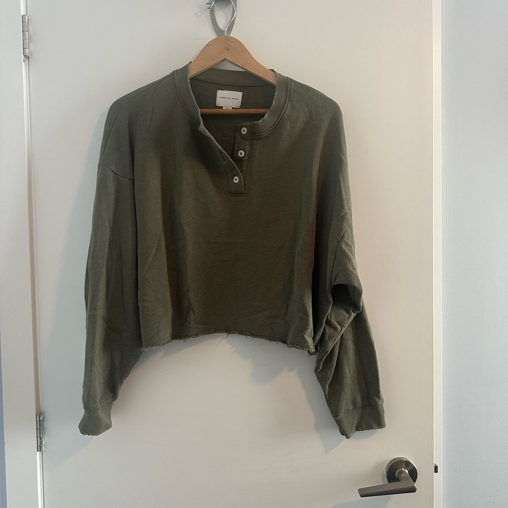 American Eagle Outfitters - Olive crop sweater